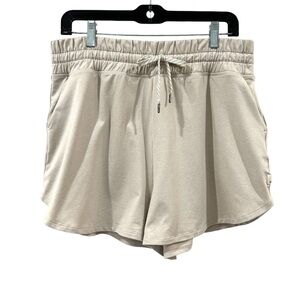 VUORI women’s Halo Performance Shorts 2.0 XXL Ecru Heather soft comfy 3” pockets